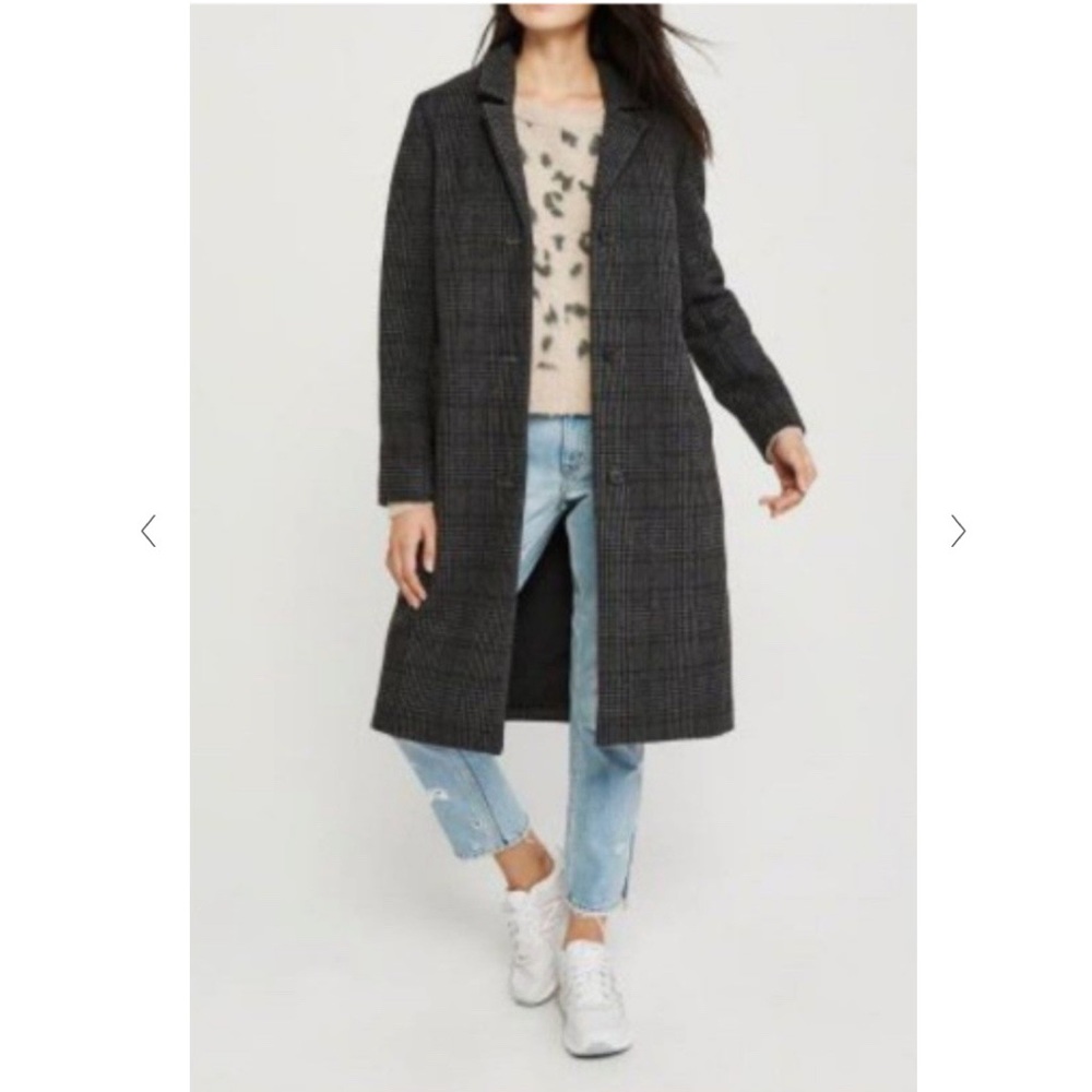 Abercrombie wool blend dad coat in dark grey, size L. Worn, in good condition